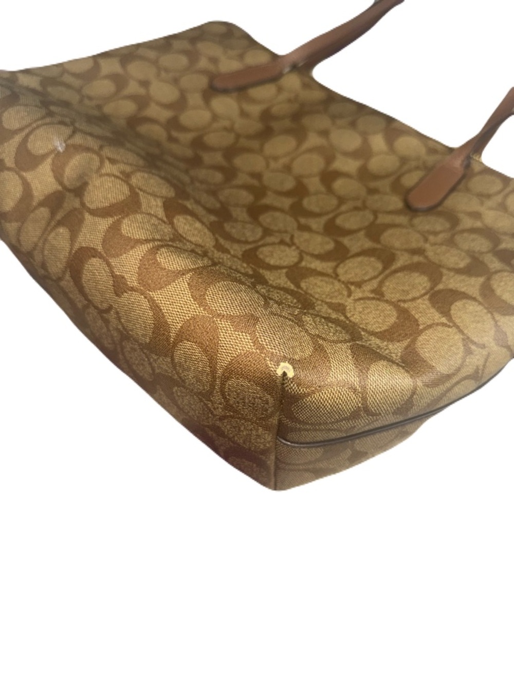Coach City Tote Bag
In Signature Canvas - Picture 8 of 11